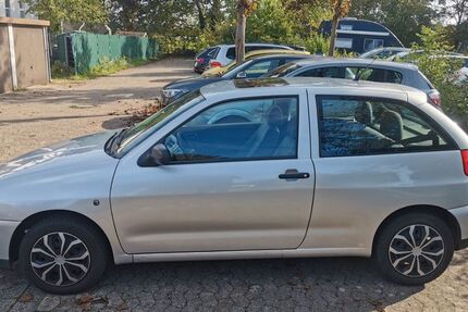 Seat Ibiza 83.140 km 1.600 &euro; Düsseldorf 40595