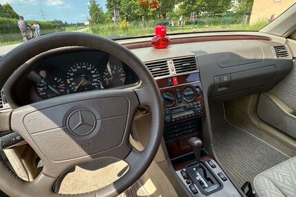 Mercedes-Benz C 180 137.000 km 6.200 &euro; Langenfeld 40764