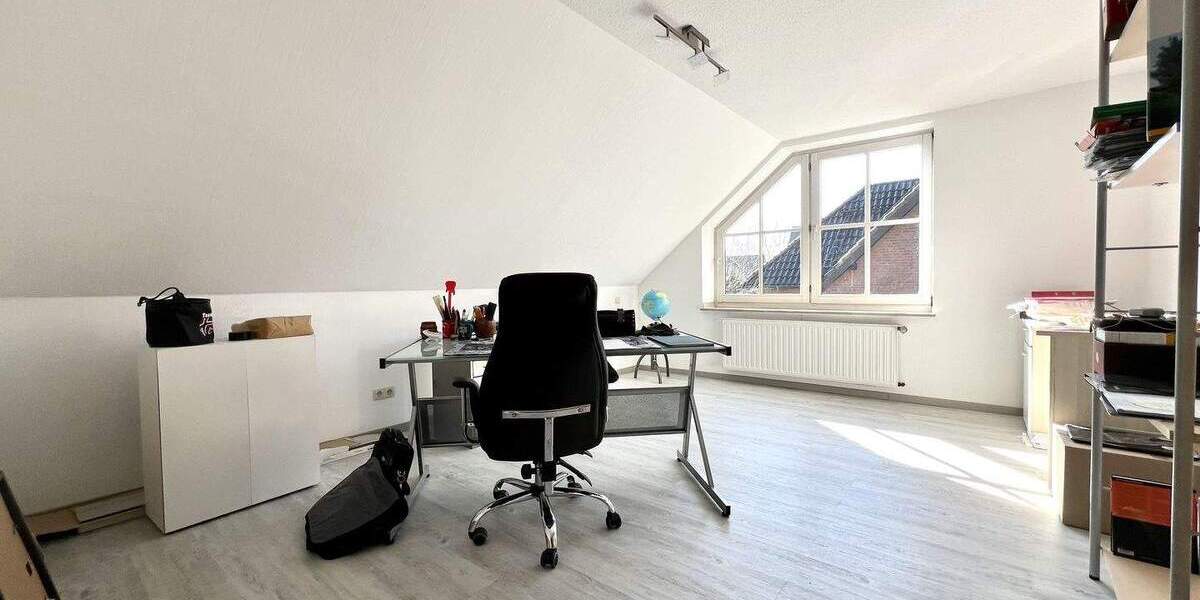 Einfamilienhaus Gladbeck Mitte - 9 Zimmer, 307 m&sup2;, 930.000&euro; | Angebot:25670854
