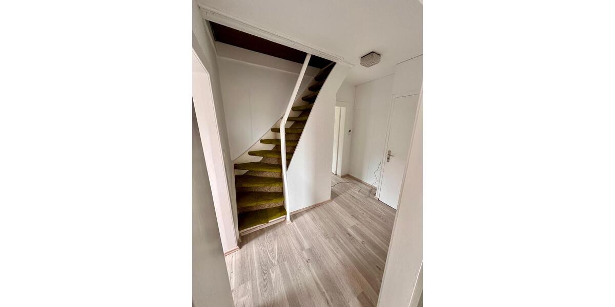 Dachgeschoßwohnung Solingen Ohligs - 3 Zimmer, 60 m&sup2;, 650&euro; | Angebot:27583768
