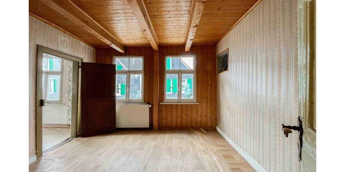 Einfamilienhaus Solingen Gräfrath - 6 Zimmer, 108 m&sup2;, 160.000&euro; | Angebot:25781326