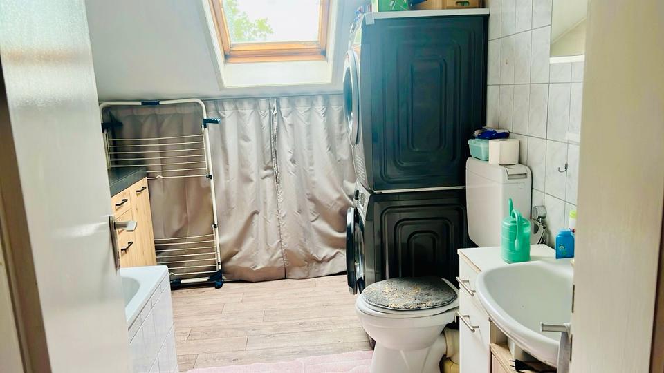 Dachgeschoßwohnung Düsseldorf Stadtbezirk 8 - 2 Zimmer, 60 m&sup2;, 1.050&euro; | Angebot:26459548