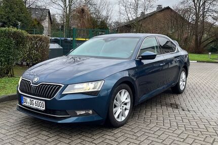 Skoda Superb 124.000 km 20.900 &euro; Duisburg 47229